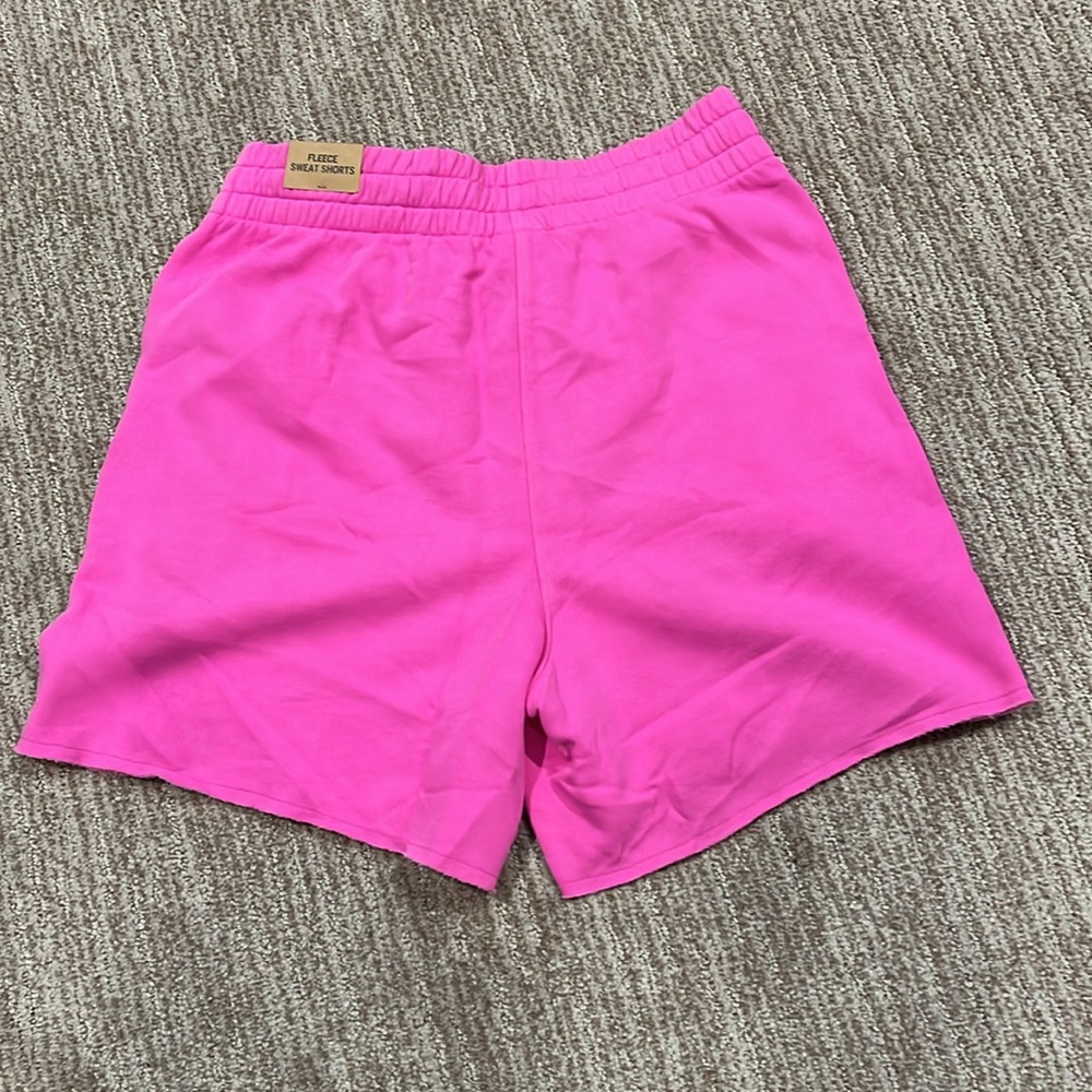 PINK - Picture 5 of 9